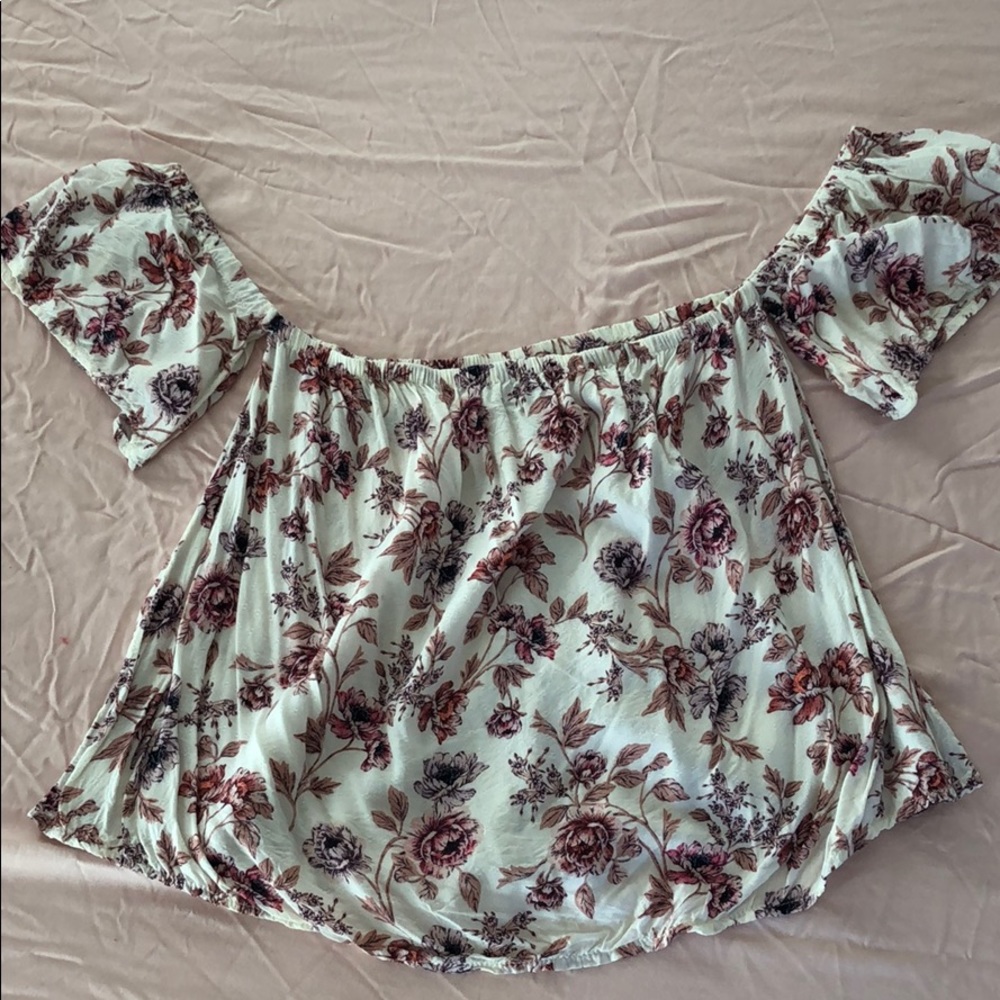 American Eagle Floral top